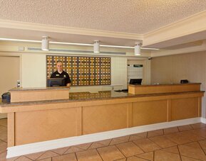 La Quinta Inn by Wyndham Costa Mesa / Newport Beach