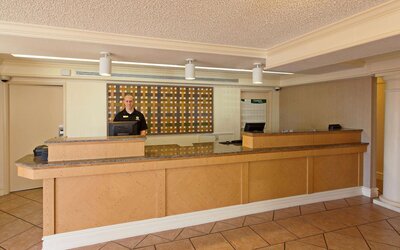 La Quinta Inn by Wyndham Costa Mesa / Newport Beach
