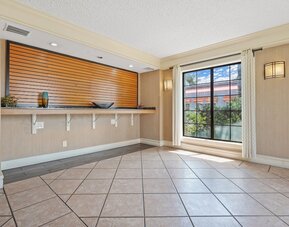 La Quinta Inn by Wyndham Costa Mesa / Newport Beach