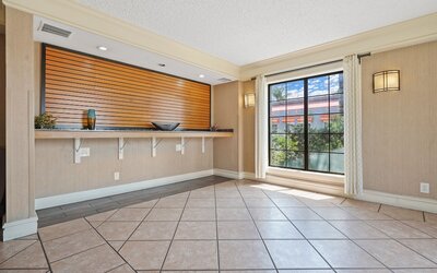 La Quinta Inn by Wyndham Costa Mesa / Newport Beach