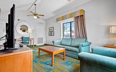 La Quinta Inn by Wyndham Costa Mesa / Newport Beach