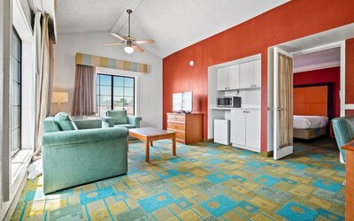 La Quinta Inn by Wyndham Costa Mesa / Newport Beach