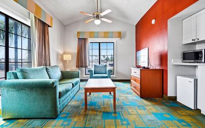 La Quinta Inn by Wyndham Costa Mesa / Newport Beach