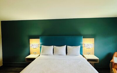 La Quinta Inn by Wyndham Costa Mesa / Newport Beach