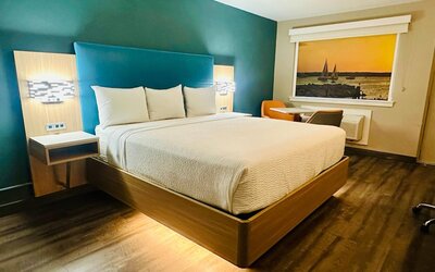 La Quinta Inn by Wyndham Costa Mesa / Newport Beach