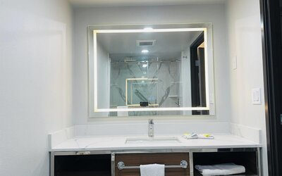 La Quinta Inn by Wyndham Costa Mesa / Newport Beach