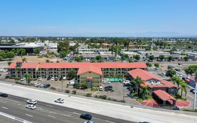 La Quinta Inn by Wyndham Costa Mesa / Newport Beach