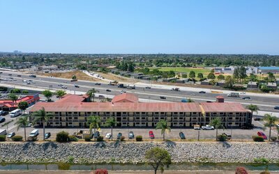 La Quinta Inn by Wyndham Costa Mesa / Newport Beach