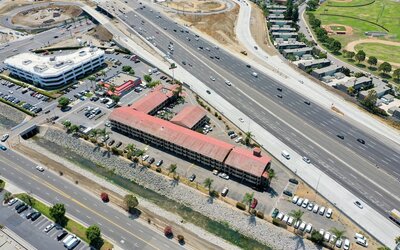 La Quinta Inn by Wyndham Costa Mesa / Newport Beach