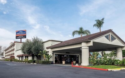 Howard Johnson by Wyndham Fullerton/Anaheim Conference Cntr