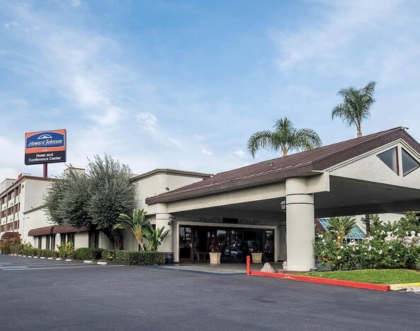 Howard Johnson by Wyndham Fullerton/Anaheim Conference Cntr