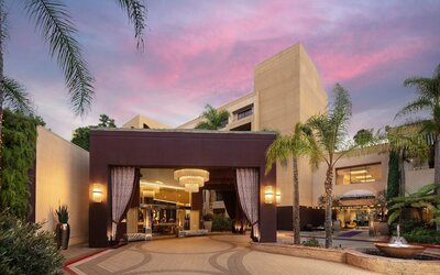 Avenue of the Arts Costa Mesa, a Tribute Portfolio Hotel