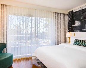 Avenue of the Arts Costa Mesa, a Tribute Portfolio Hotel