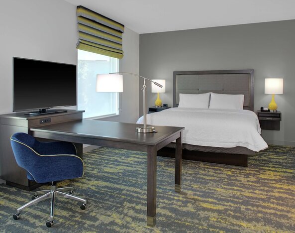 Hampton Inn & Suites Irvine-Orange County Airport