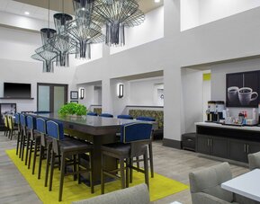 Hampton Inn & Suites Irvine-Orange County Airport