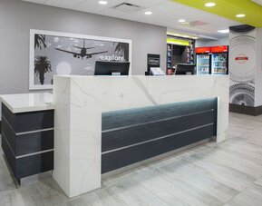 Hampton Inn & Suites Irvine-Orange County Airport