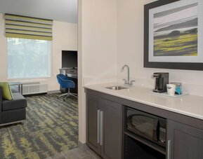 Hampton Inn & Suites Irvine-Orange County Airport