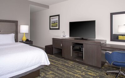 Hampton Inn & Suites Irvine-Orange County Airport