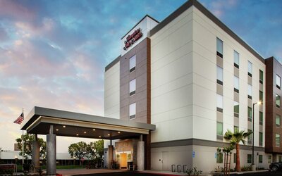 Hampton Inn & Suites Irvine-Orange County Airport