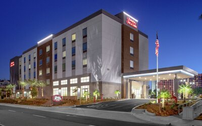 Hampton Inn & Suites Irvine-Orange County Airport