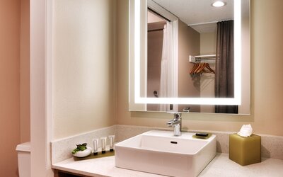 Atrium Hotel at Orange County Airport