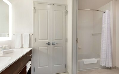 Homewood Suites by Hilton Arlington Rosslyn Key Bridge