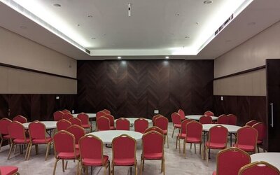 Professional meeting and conference room at Mayur Belgaum Presidency Hotel & Spa.