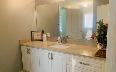 Guest bathroom at Home Stay Canada.