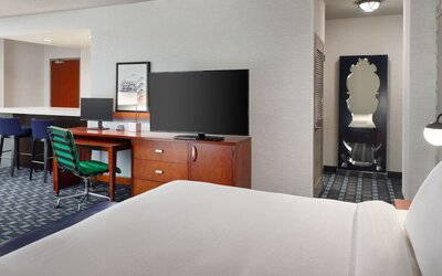 Courtyard by Marriott Arlington Crystal City/Reagan National