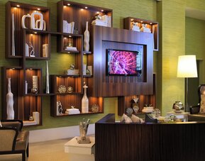 Renaissance Arlington Capital View Hotel