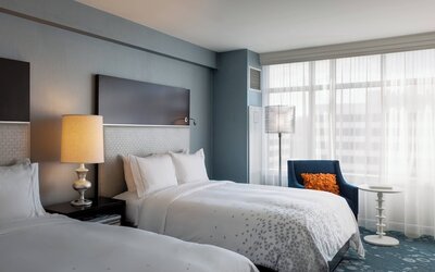 Renaissance Arlington Capital View Hotel