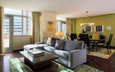 Renaissance Arlington Capital View Hotel