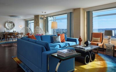Renaissance Arlington Capital View Hotel