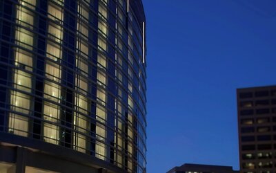Renaissance Arlington Capital View Hotel