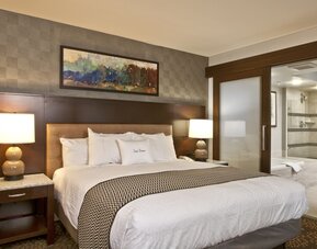 DoubleTree by Hilton Washington DC - Crystal City