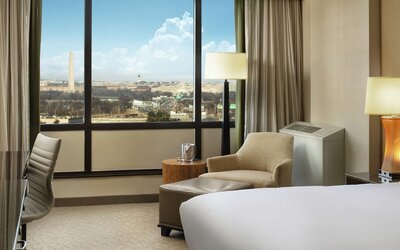 DoubleTree by Hilton Washington DC - Crystal City