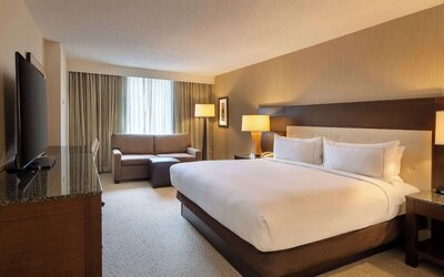 DoubleTree by Hilton Washington DC - Crystal City