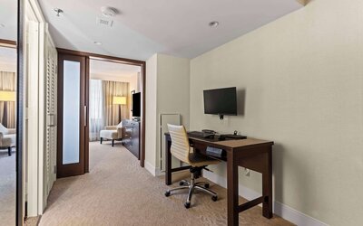 DoubleTree by Hilton Washington DC - Crystal City