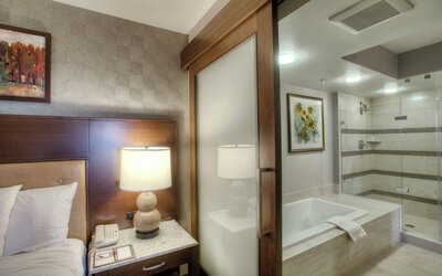 DoubleTree by Hilton Washington DC - Crystal City