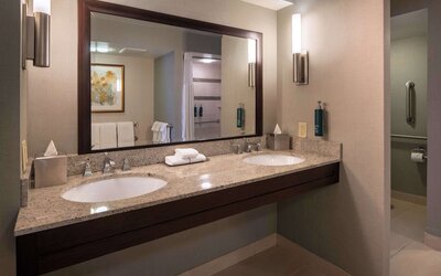 DoubleTree by Hilton Washington DC - Crystal City