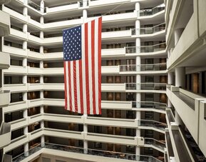Embassy Suites by Hilton Crystal City National Airport