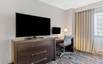 Embassy Suites by Hilton Crystal City National Airport