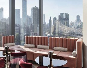 Rooftop restaurant perfect for coworking at Graduate New York.