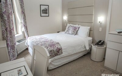 Day use room at Da Vinci Hotel.