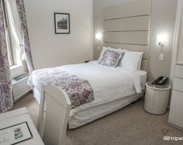 Day use room at Da Vinci Hotel.