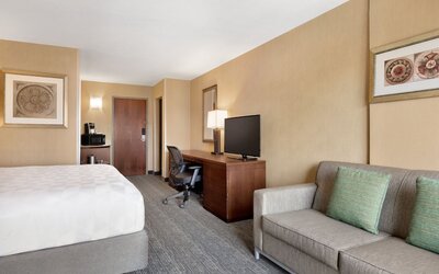 Holiday Inn National Airport/Crystal City by IHG