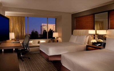 Room, 2 Double Beds, City View