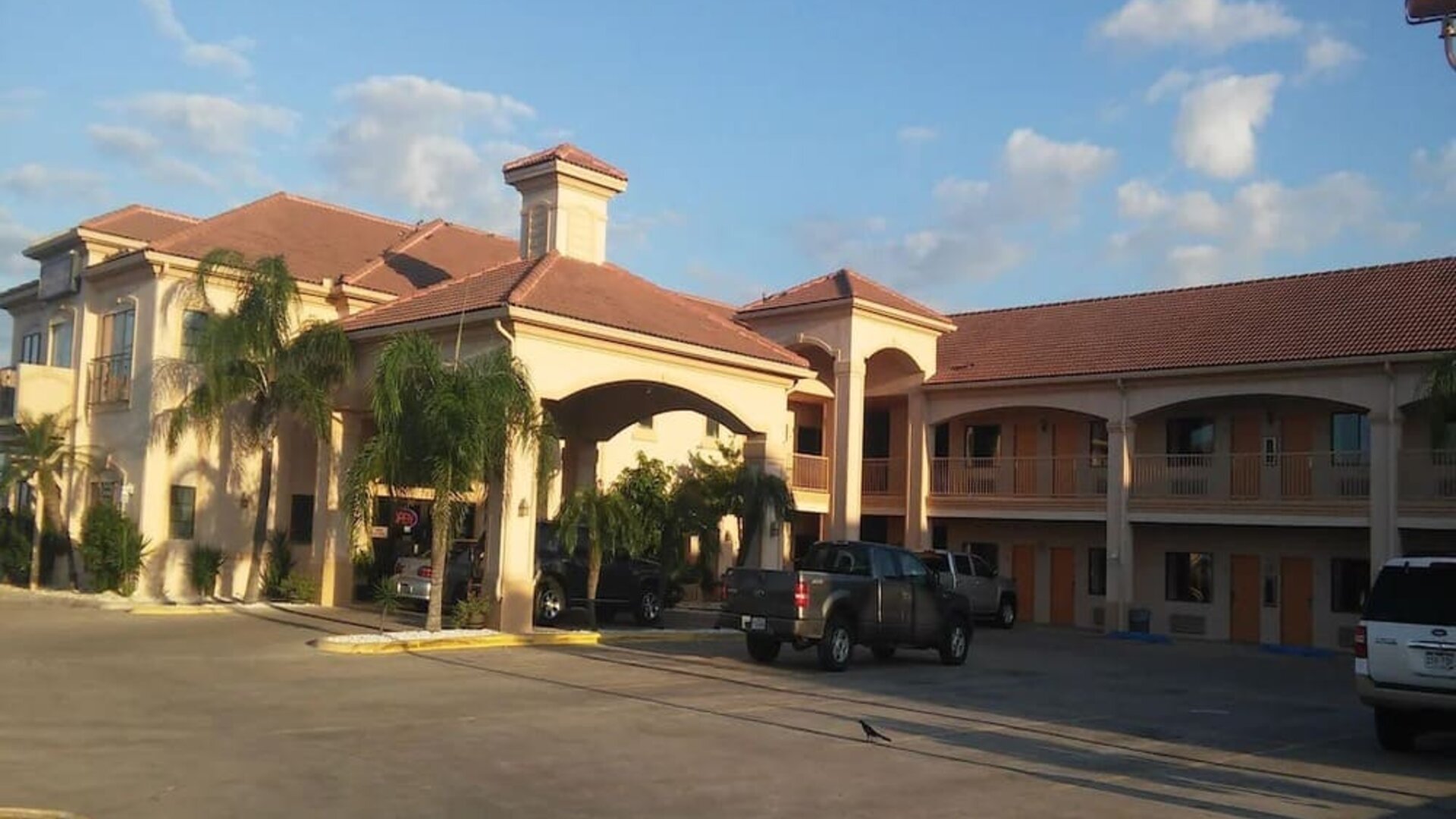 Parking area available at Casa Rosa Inn.