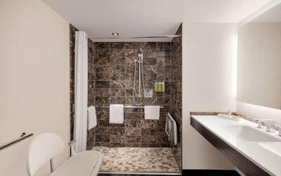 Premier Room, 2 Double Beds (High Floor)