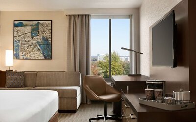 Doubletree by Hilton McLean Tysons